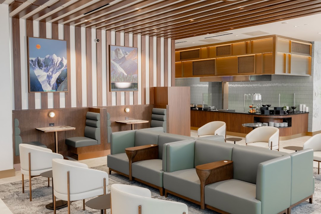 Plaza Premium Lounge (International Departures, Pi