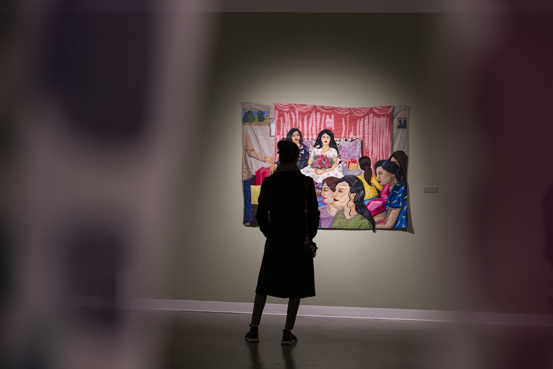 Medias Res Gallery